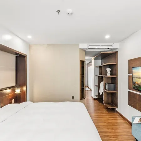 Tokyo Boutique Front Beach Hotel Danang Exterior photo